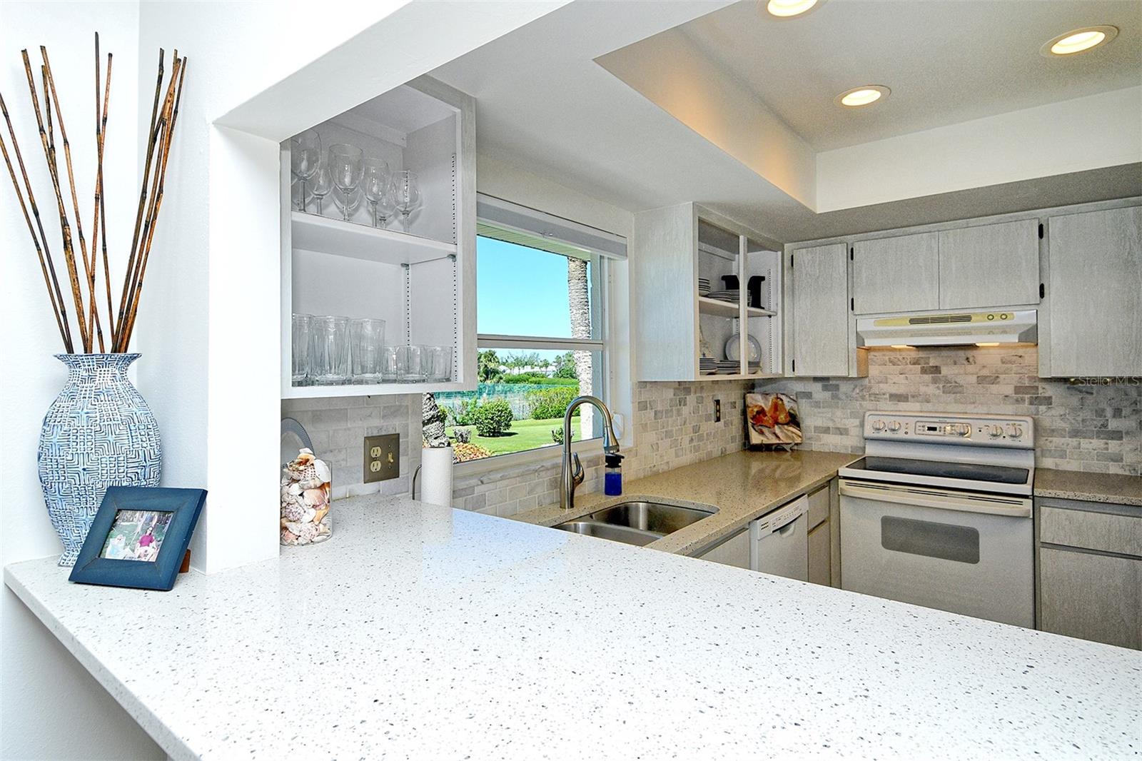 Image 24 of 52 For 6701 Gulf Of Mexico Drive 330