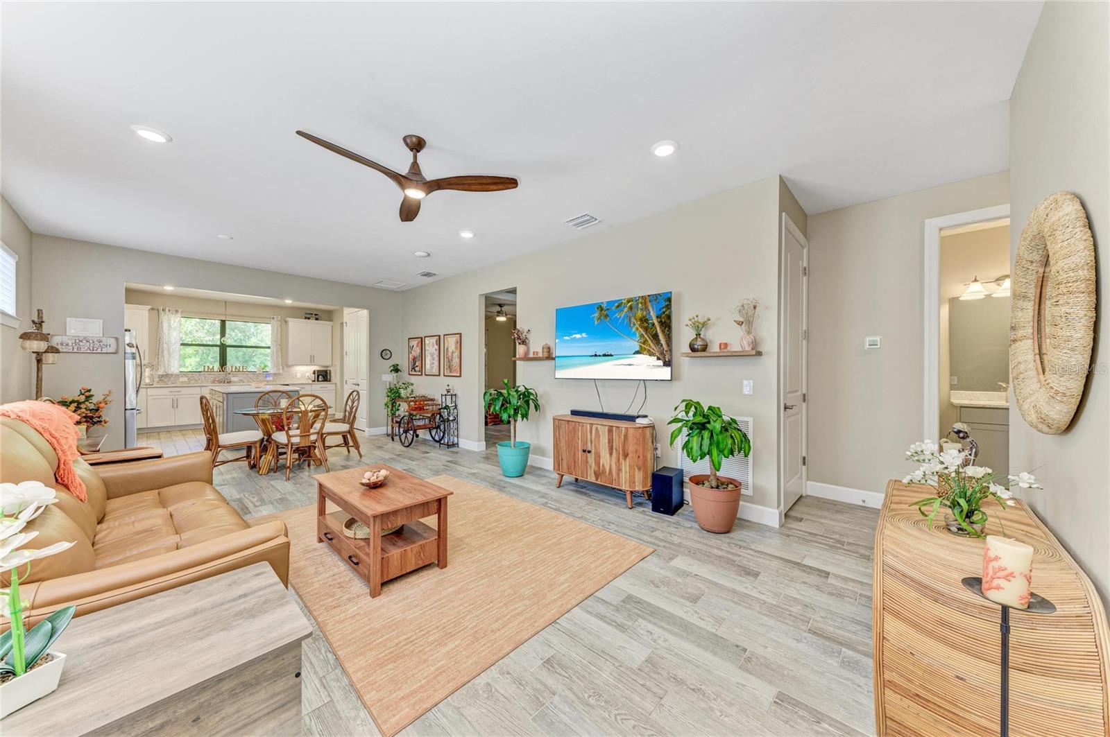 Image 11 of 54 For 17002 Hampton Falls Terrace