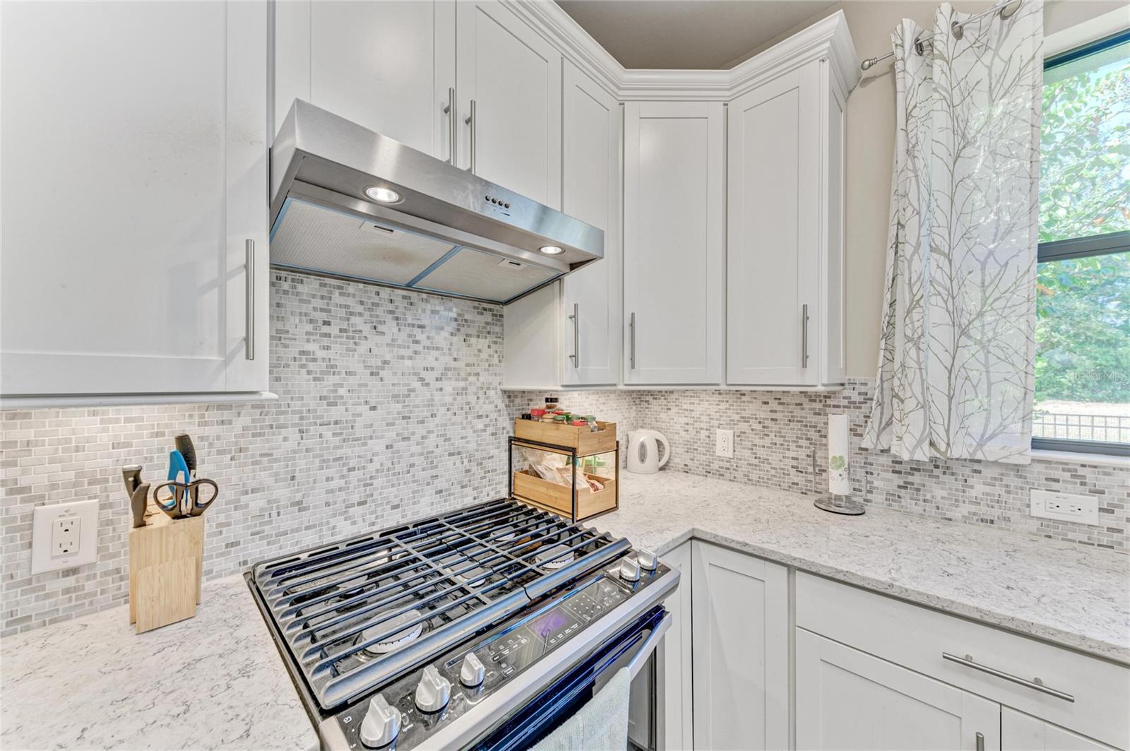 Image 21 of 54 For 17002 Hampton Falls Terrace