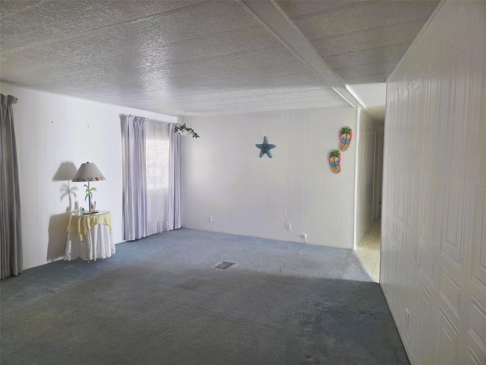 Image 10 of 21 For 7 White Oak Terrace