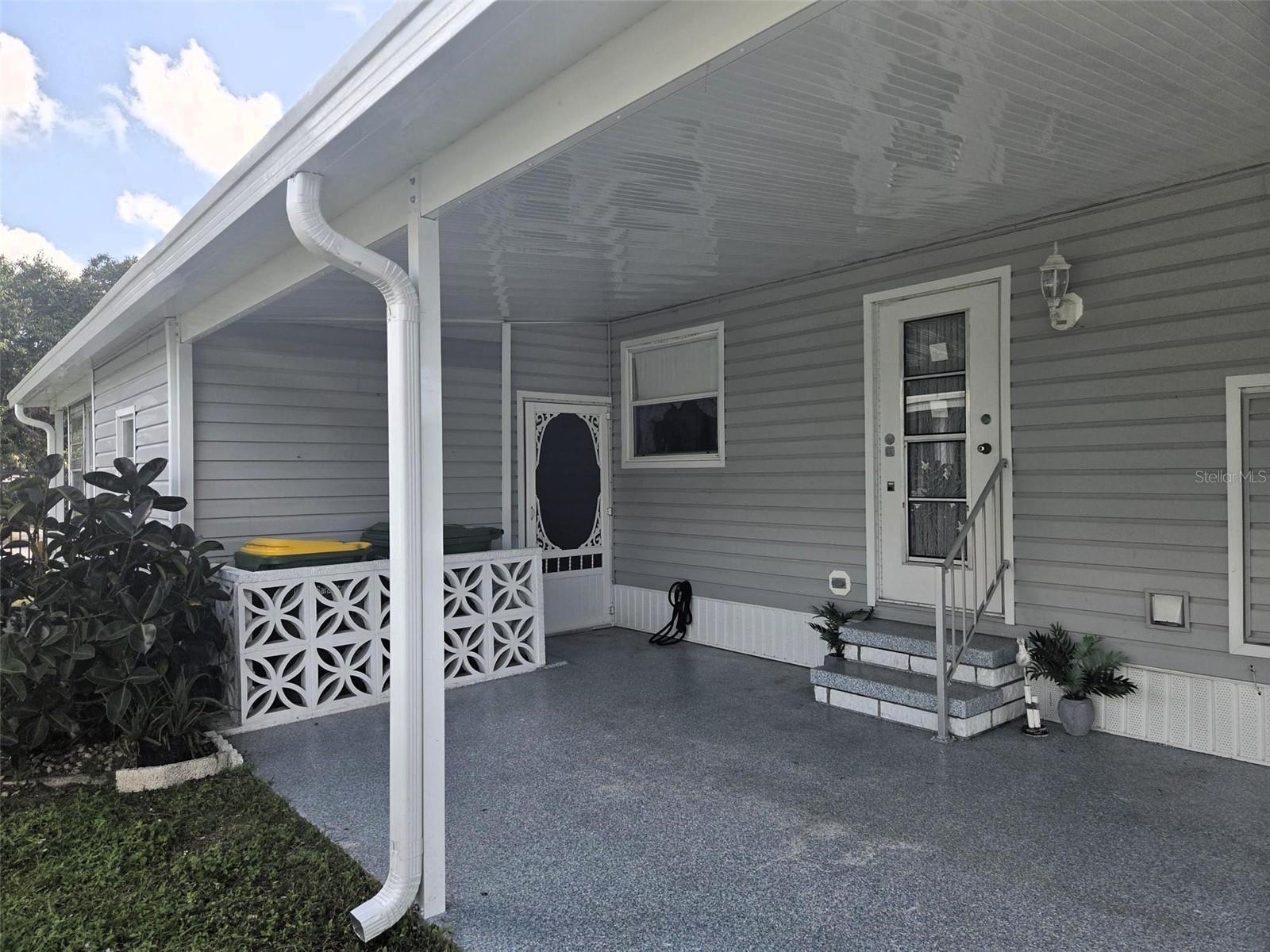 Image 2 of 21 For 7 White Oak Terrace