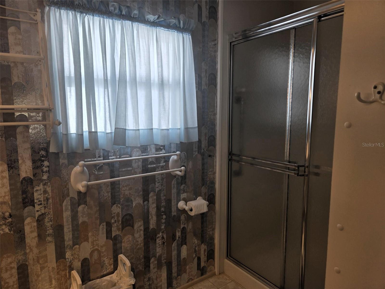 Image 20 of 21 For 7 White Oak Terrace