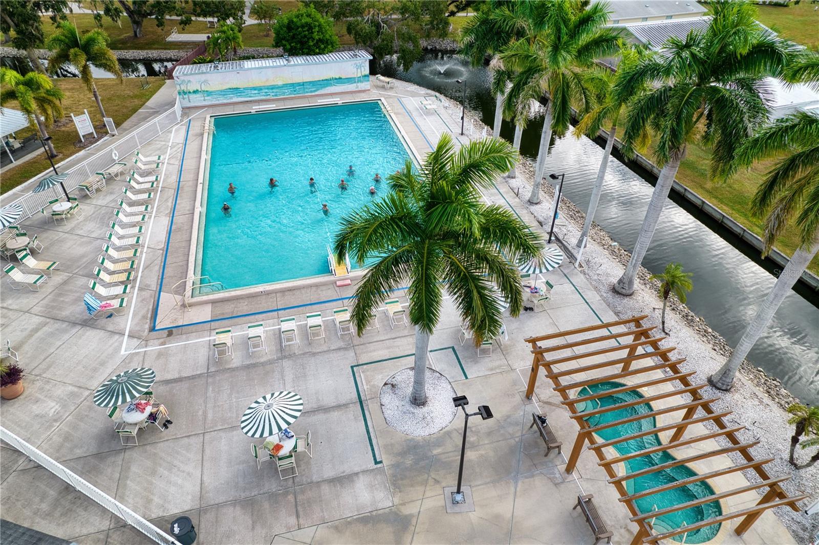 Image 28 of 38 For 7 White Oak Terrace