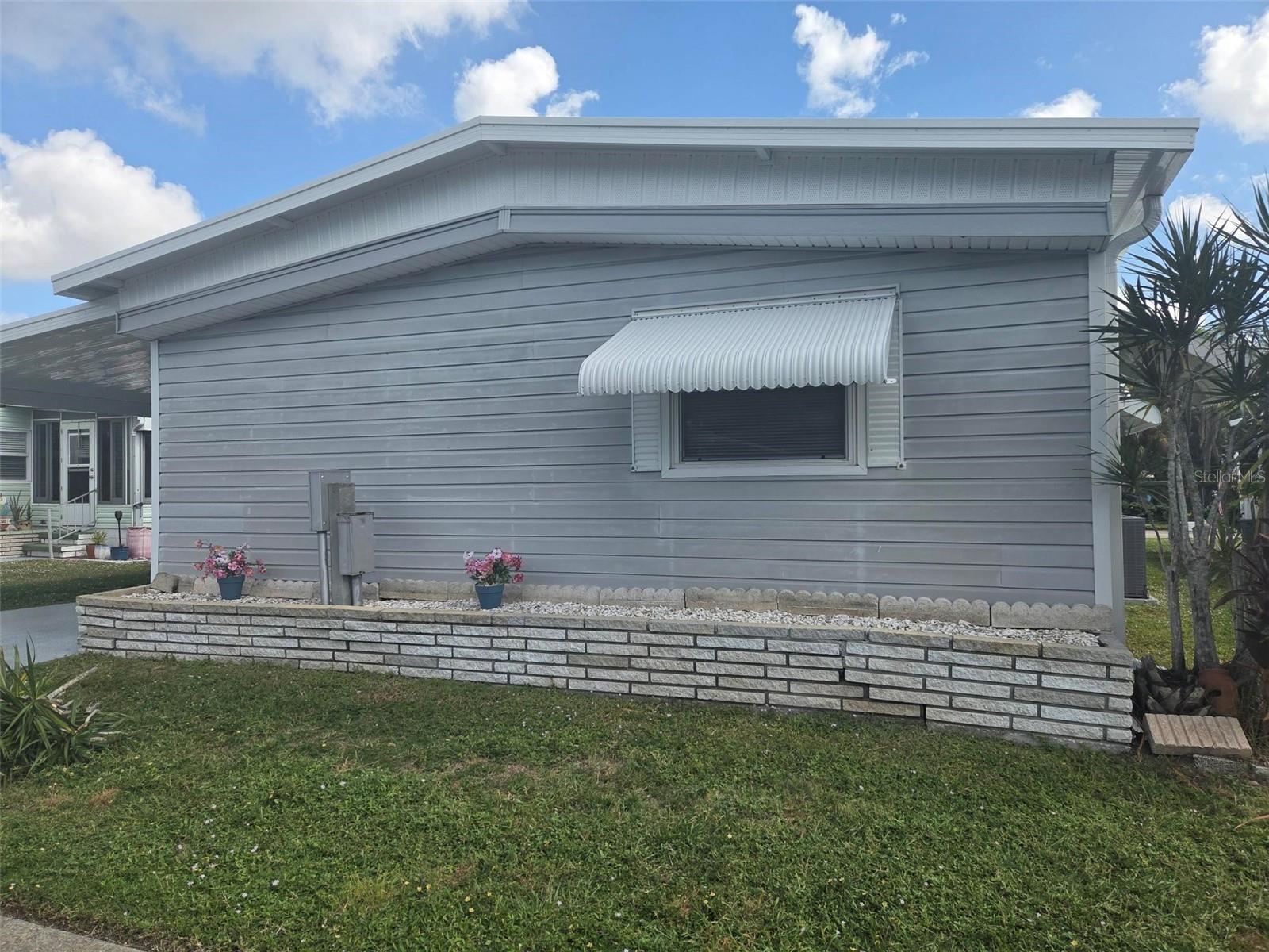 Image 3 of 21 For 7 White Oak Terrace