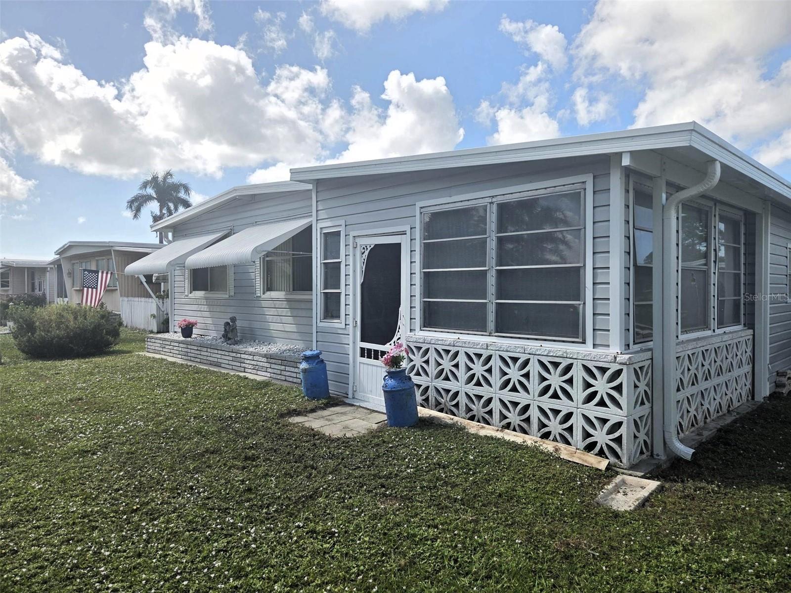 Image 5 of 21 For 7 White Oak Terrace