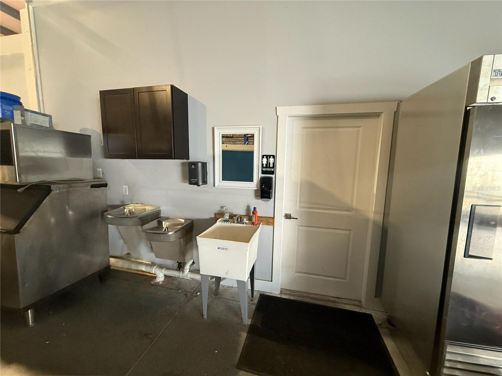 Image 31 of 47 For 6860 28th Street Circle E