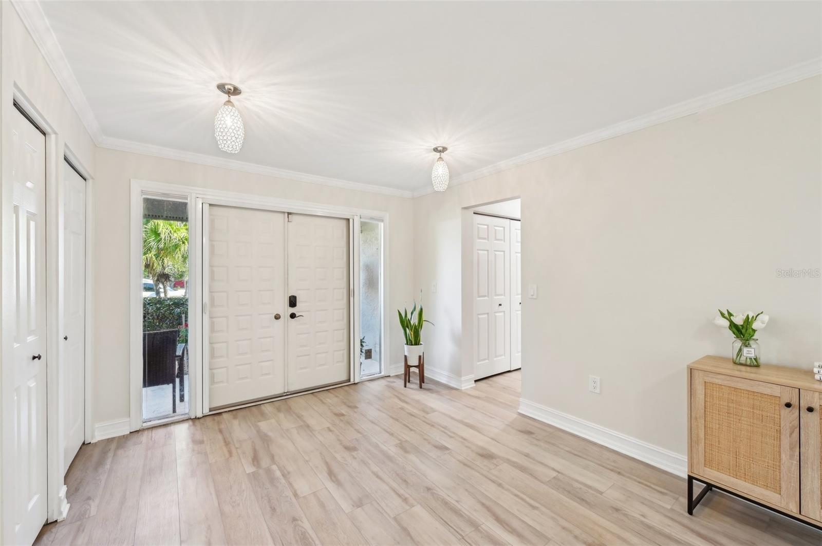 Image 5 of 45 For 3880 Wilshire Circle 28