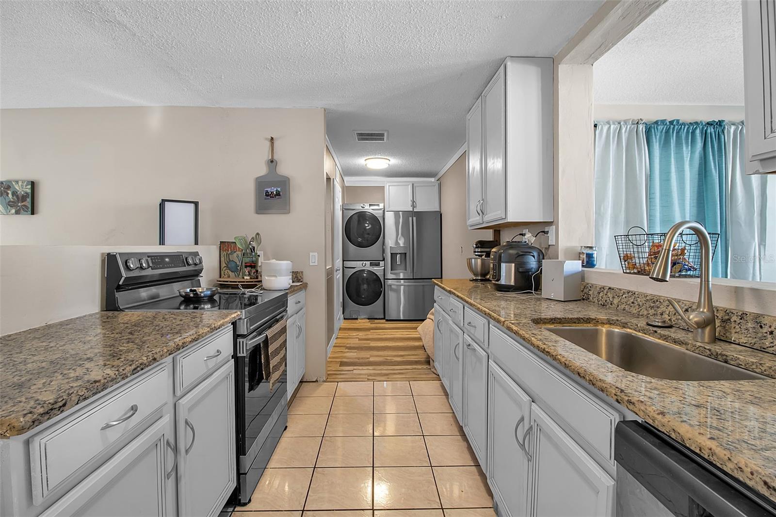 Image 7 of 17 For 8504 43rd Avenue Drive W