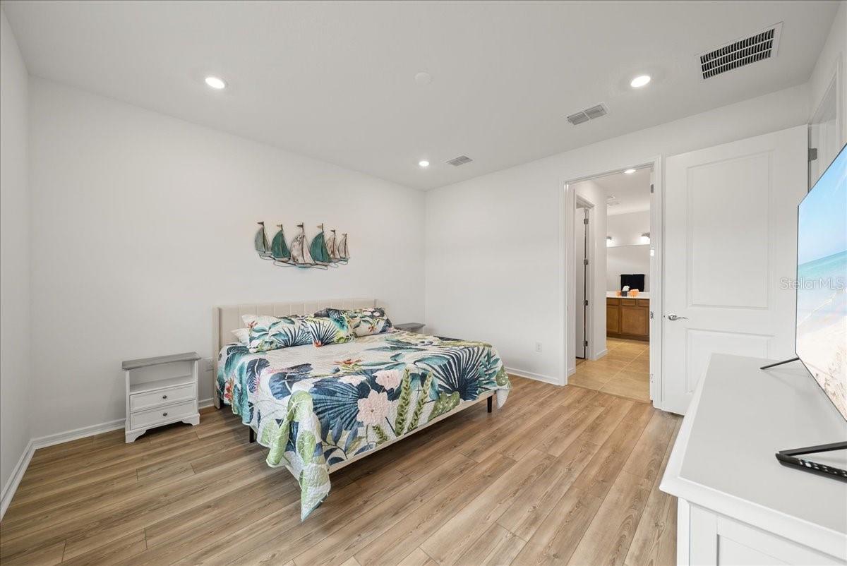 Image 27 of 68 For 9434 Ballaster Pointe Loop