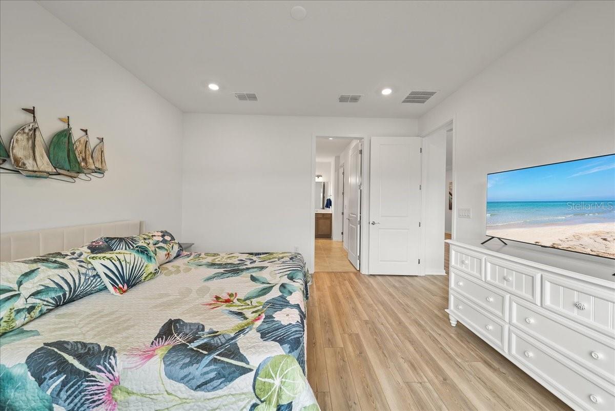 Image 28 of 68 For 9434 Ballaster Pointe Loop