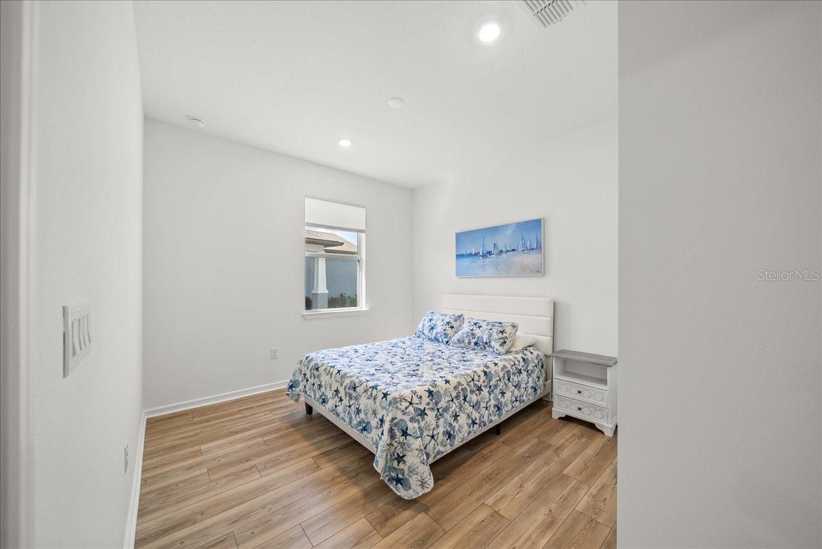 Image 33 of 68 For 9434 Ballaster Pointe Loop