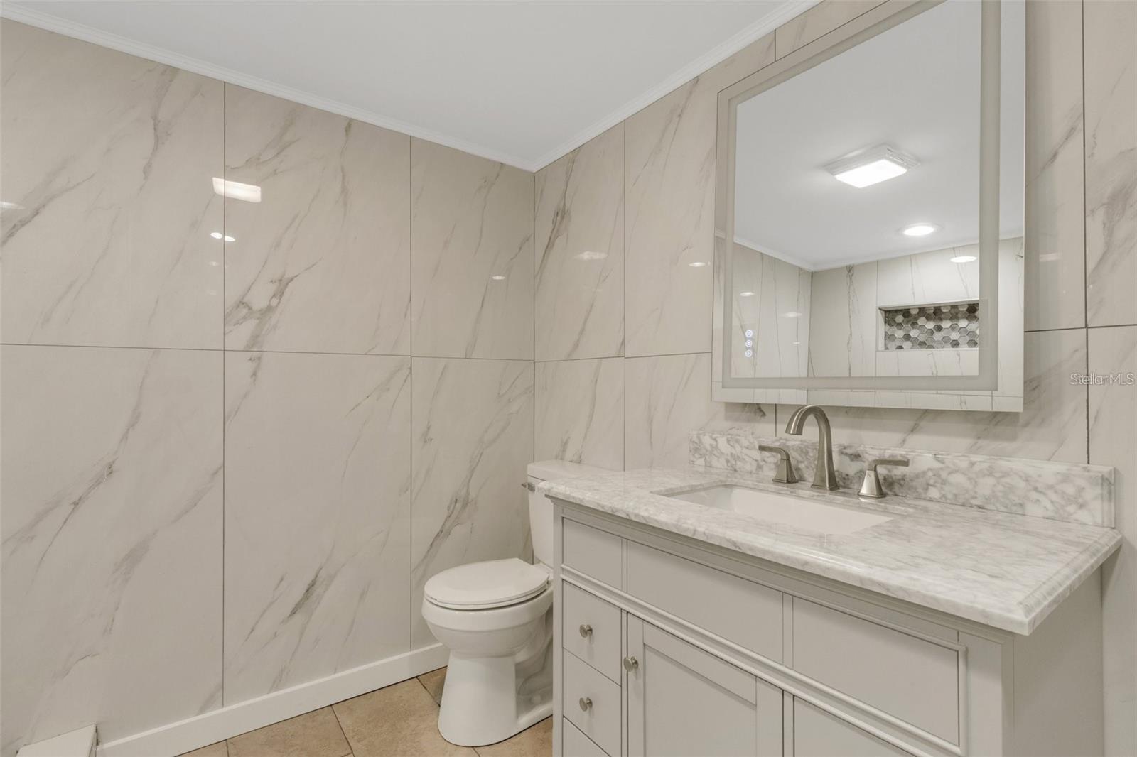 Image 20 of 33 For 2319 Beneva Terrace 2284