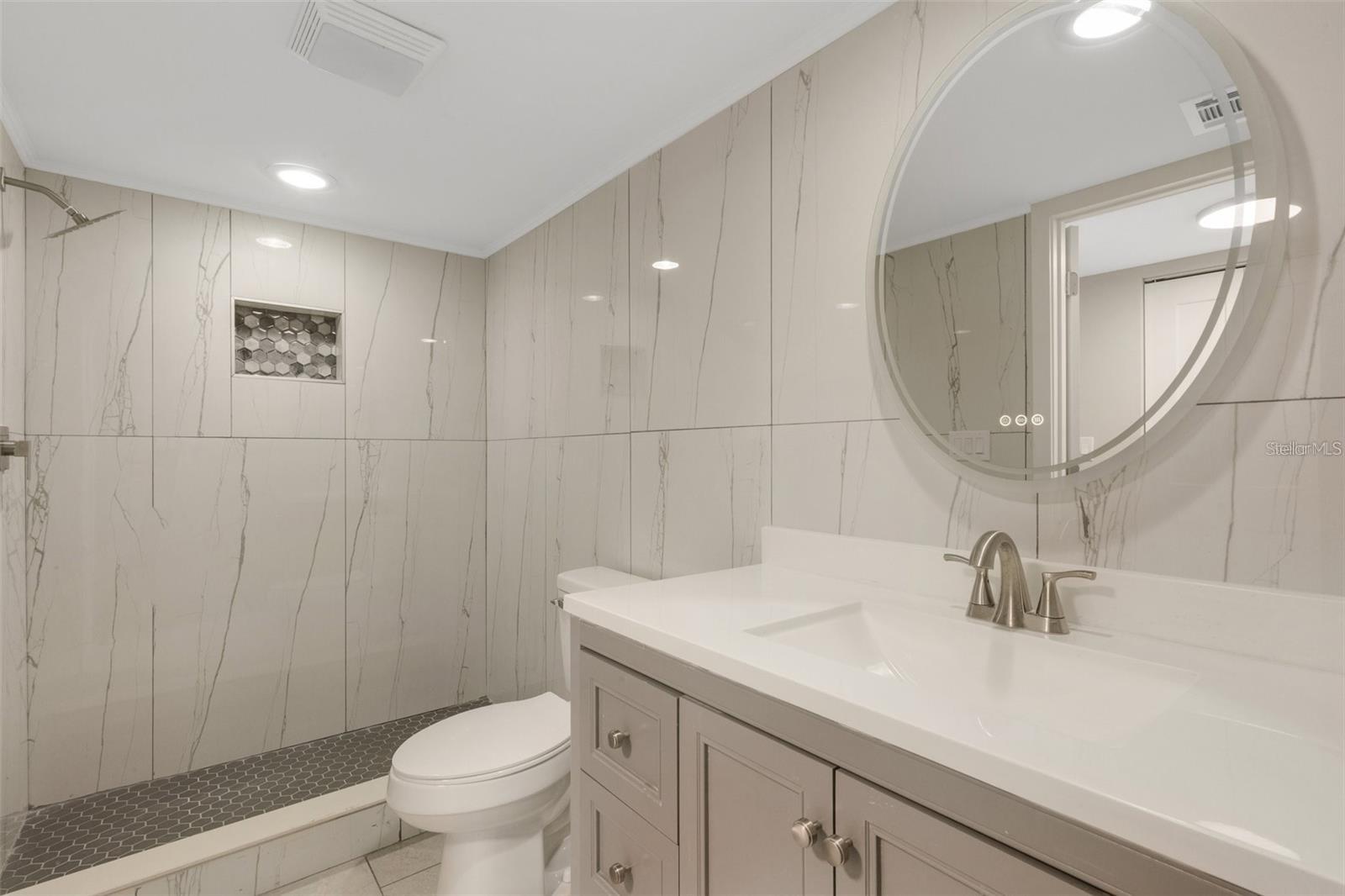 Image 27 of 33 For 2319 Beneva Terrace 2284