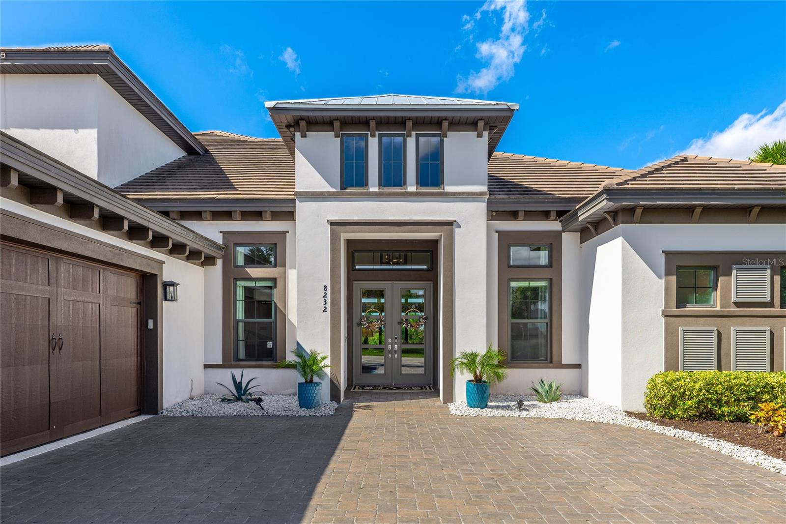 Listing photo id 0 for 8232 Summer Night Road