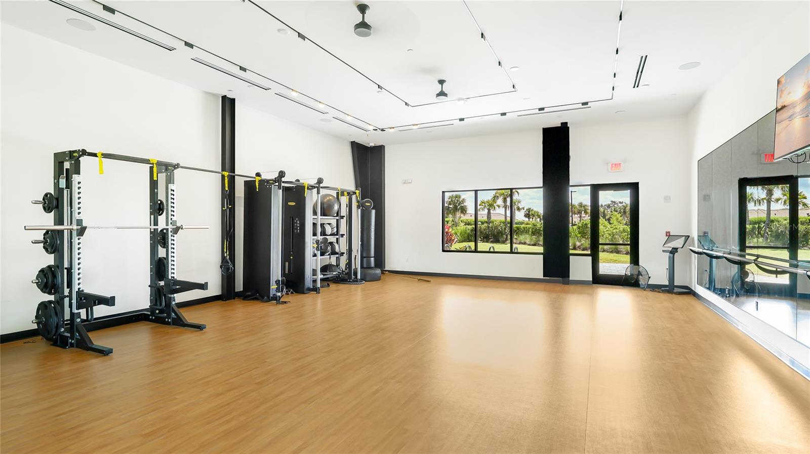 Listing photo id 61 for 8232 Summer Night Road