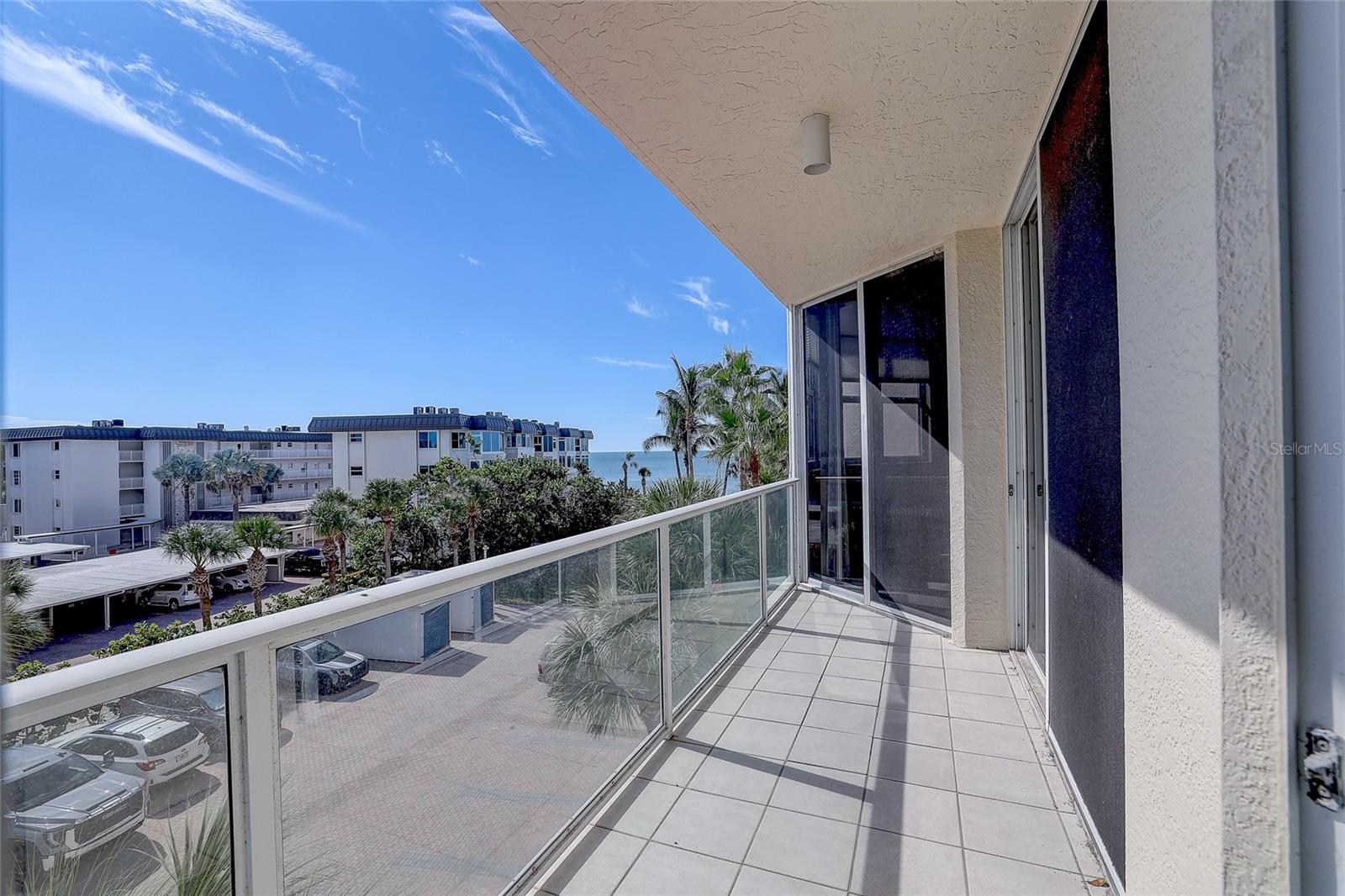 Image 25 of 49 For 1800 Benjamin Franklin Drive A202