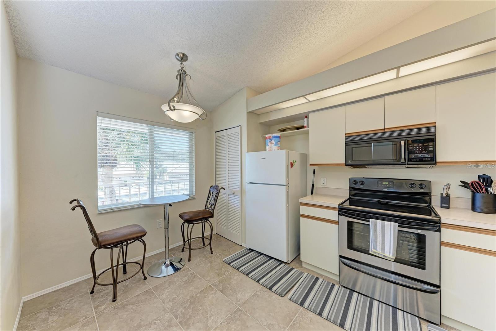 Image 9 of 17 For 4366 Madeira Court 3356