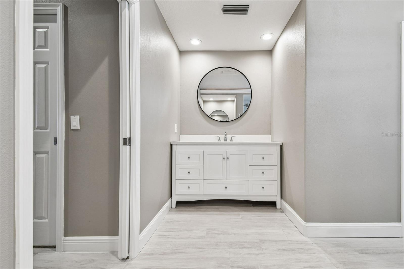 Image 49 of 97 For 2354 Little Country Road