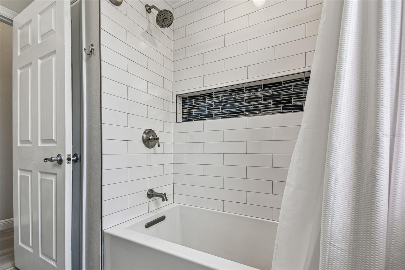 Image 69 of 97 For 2354 Little Country Road