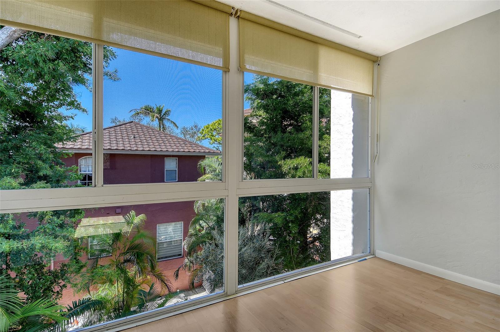 Image 10 of 32 For 260 Santa Maria Street 305