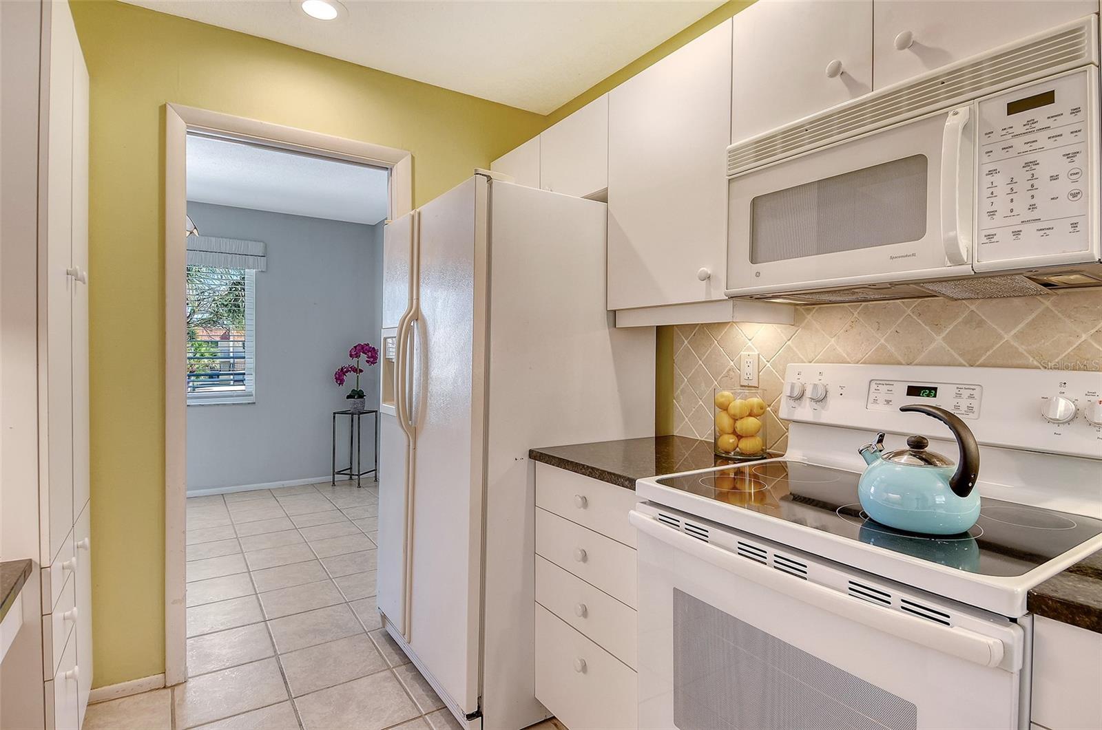 Image 15 of 32 For 260 Santa Maria Street 305