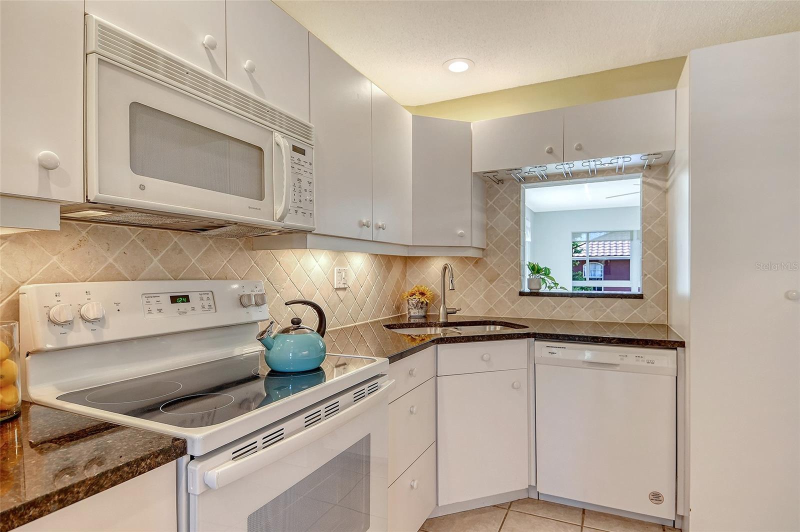 Image 17 of 32 For 260 Santa Maria Street 305