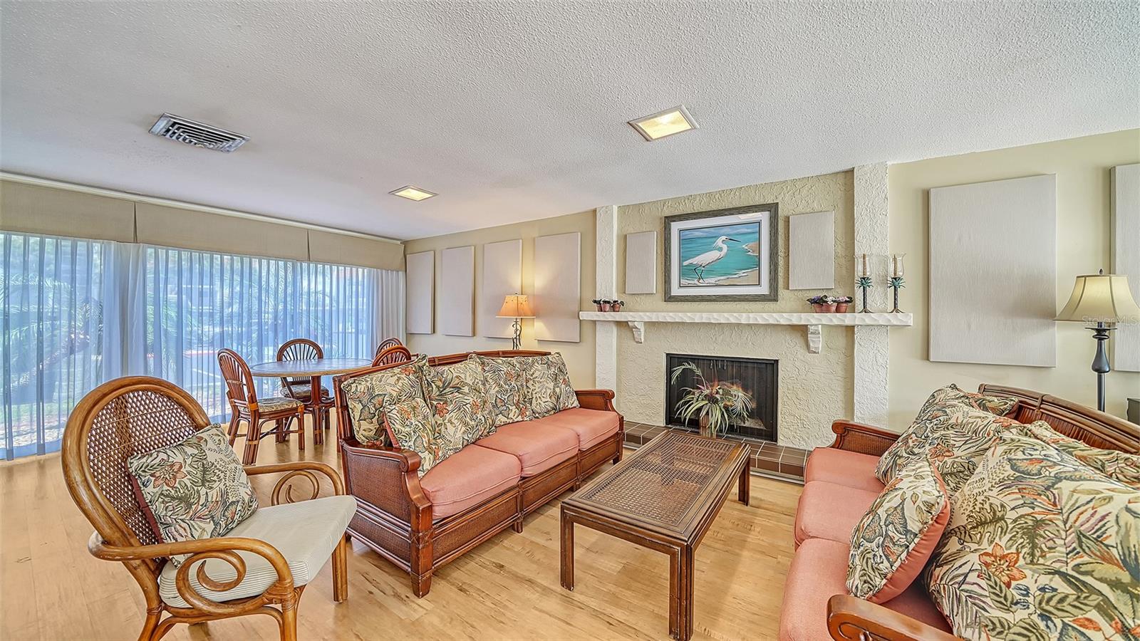 Image 29 of 32 For 260 Santa Maria Street 305