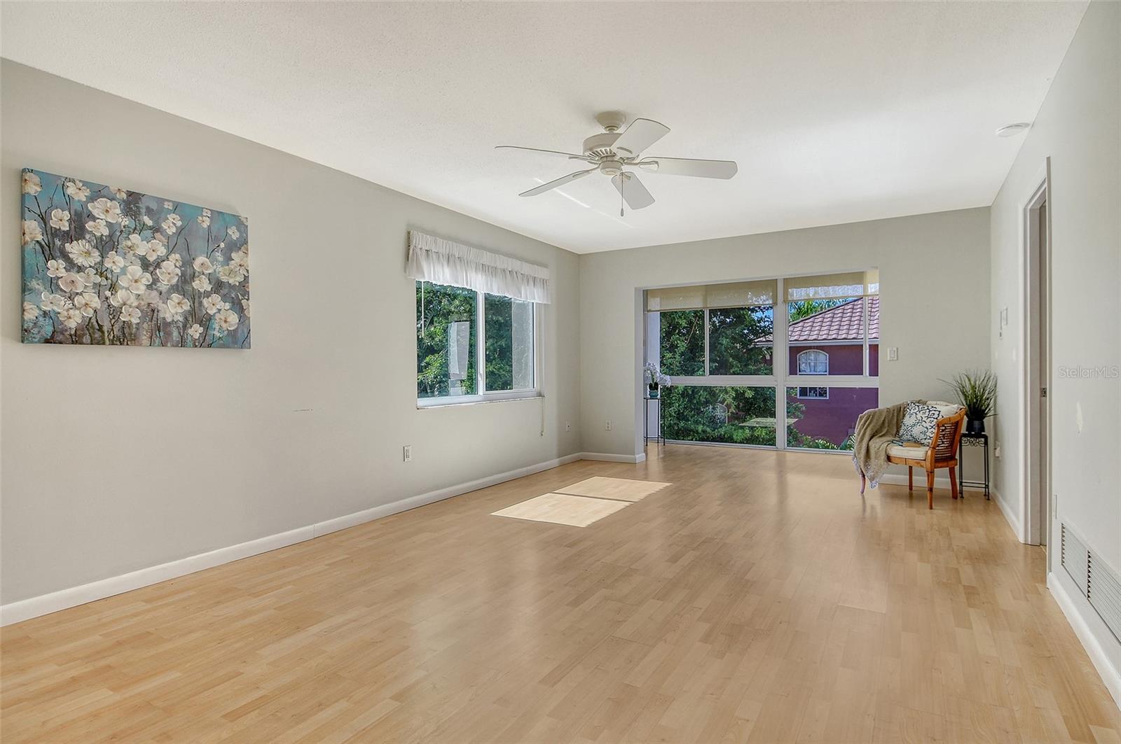 Image 8 of 32 For 260 Santa Maria Street 305