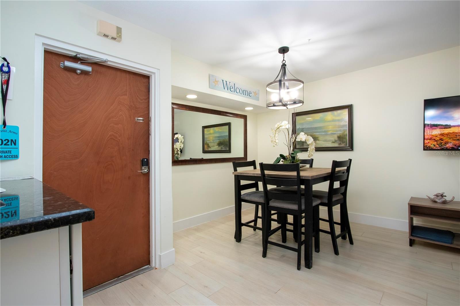 Image 10 of 54 For 6310 Midnight Pass Road 102n