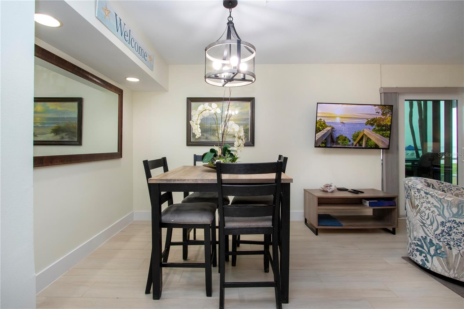 Image 11 of 54 For 6310 Midnight Pass Road 102n