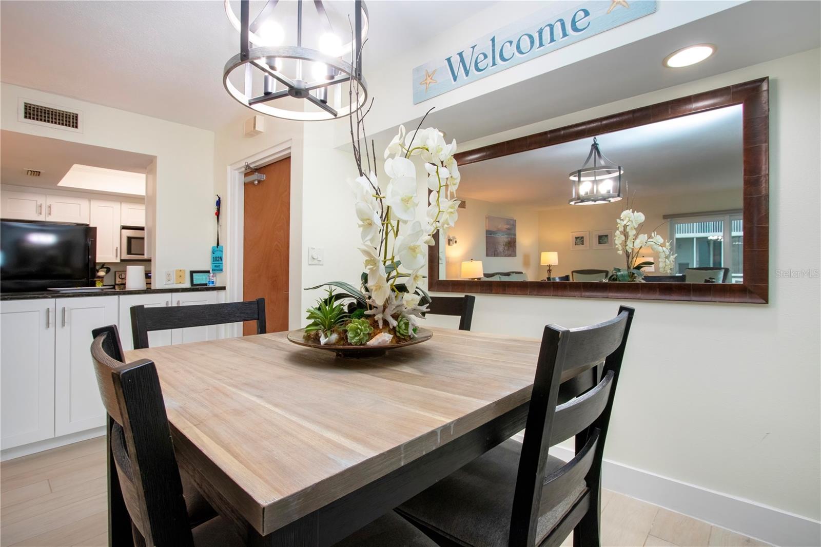 Image 12 of 54 For 6310 Midnight Pass Road 102n