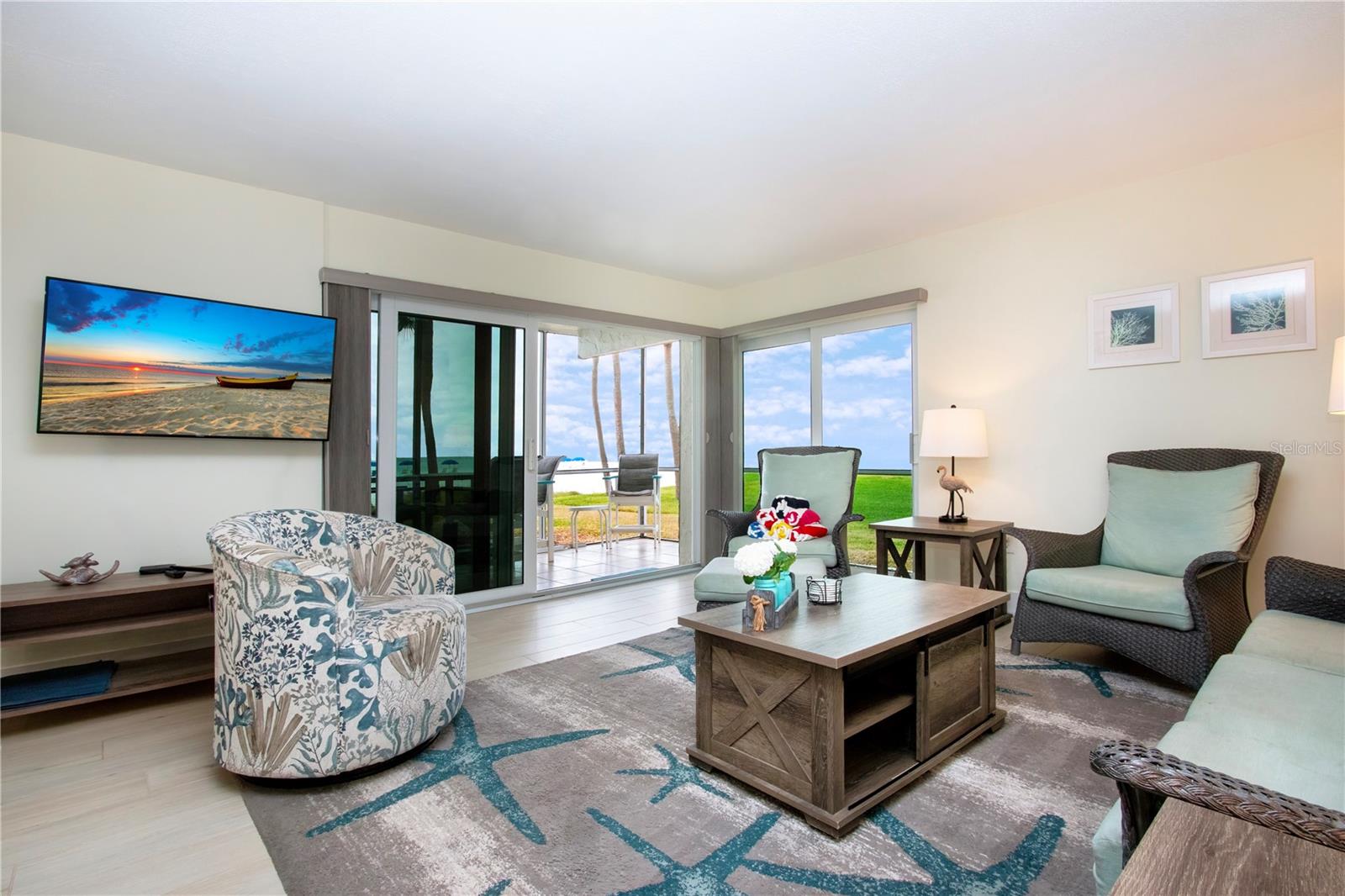 Image 16 of 54 For 6310 Midnight Pass Road 102n