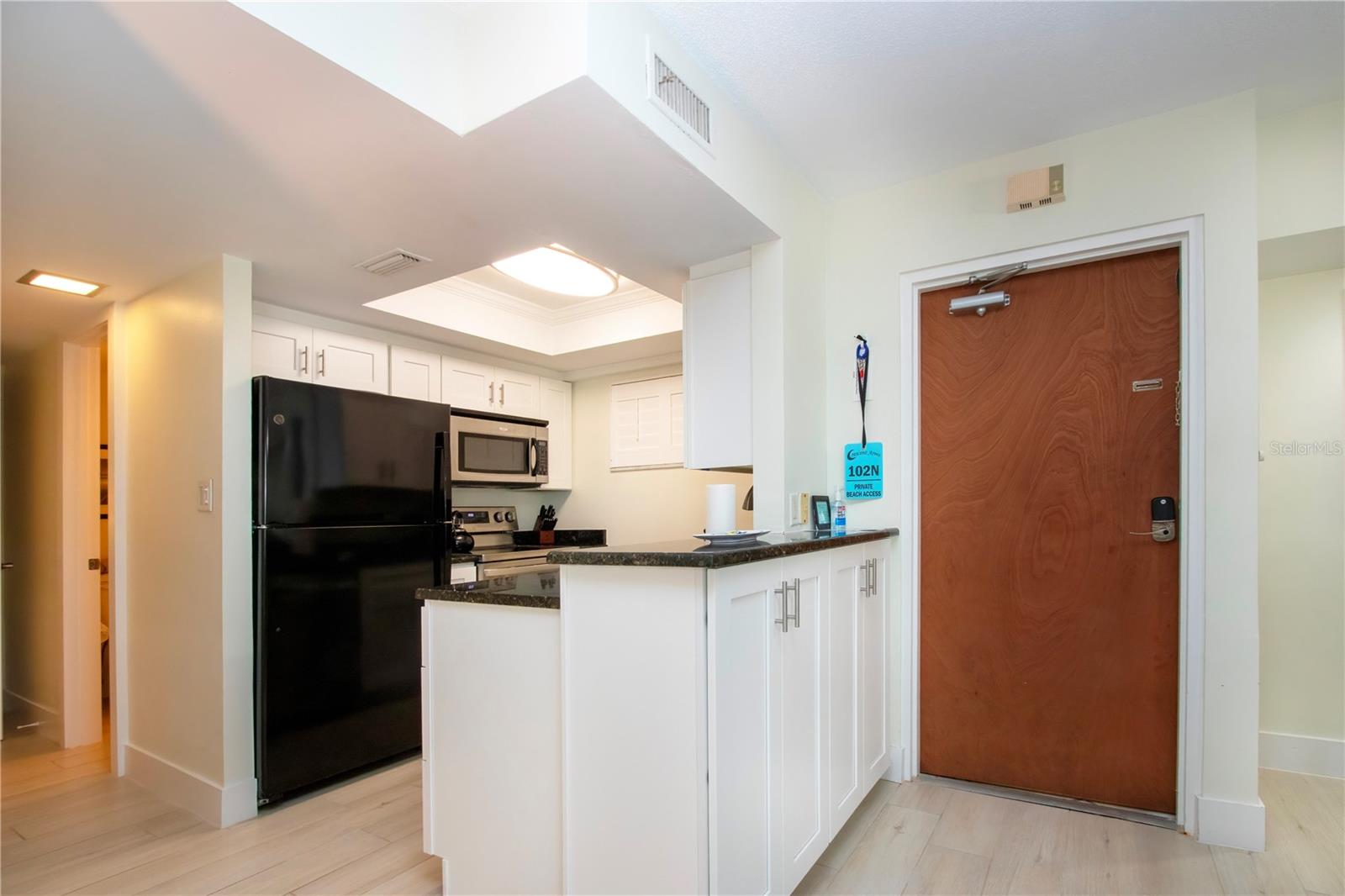 Image 26 of 54 For 6310 Midnight Pass Road 102n