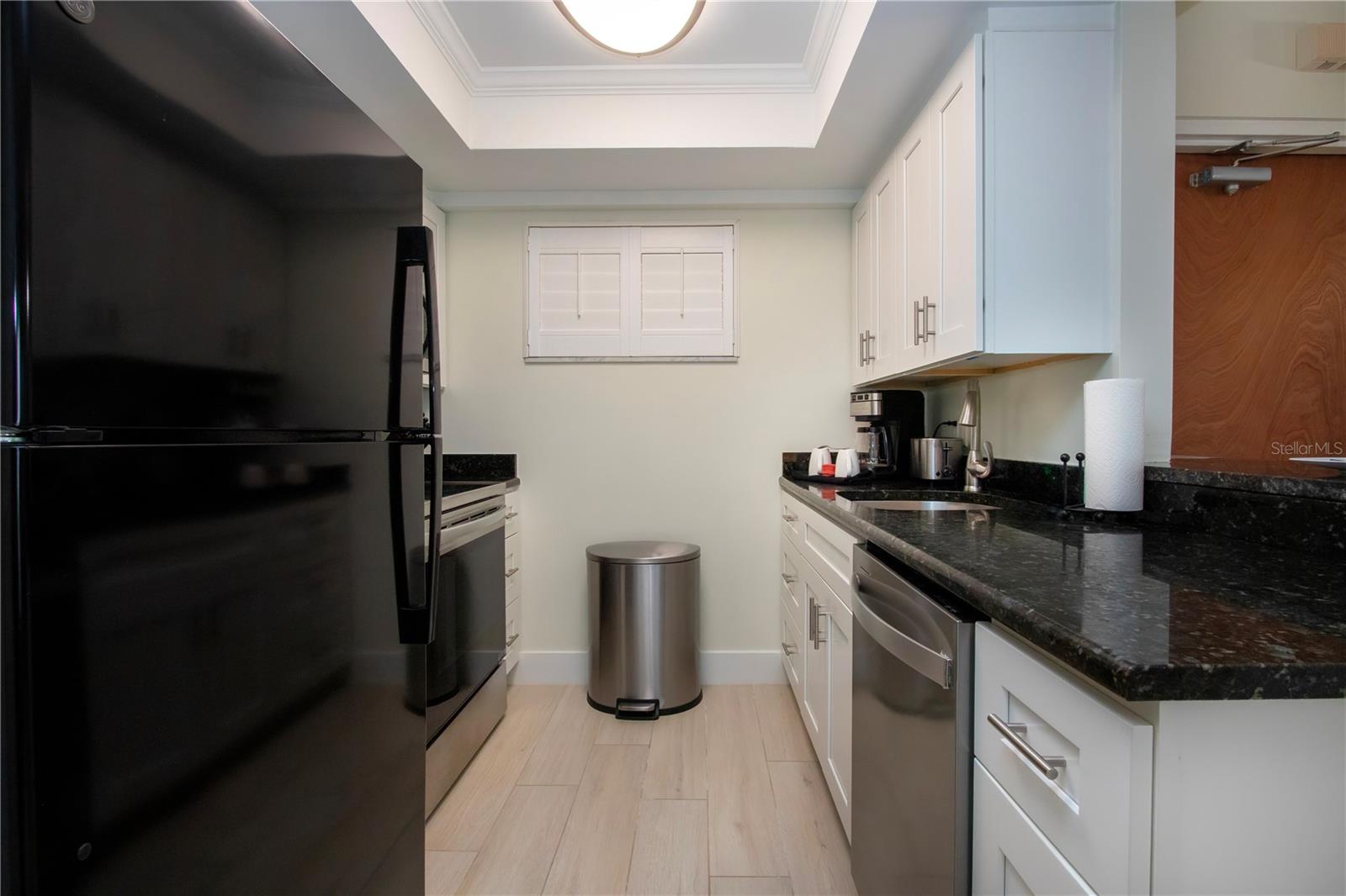 Image 27 of 54 For 6310 Midnight Pass Road 102n