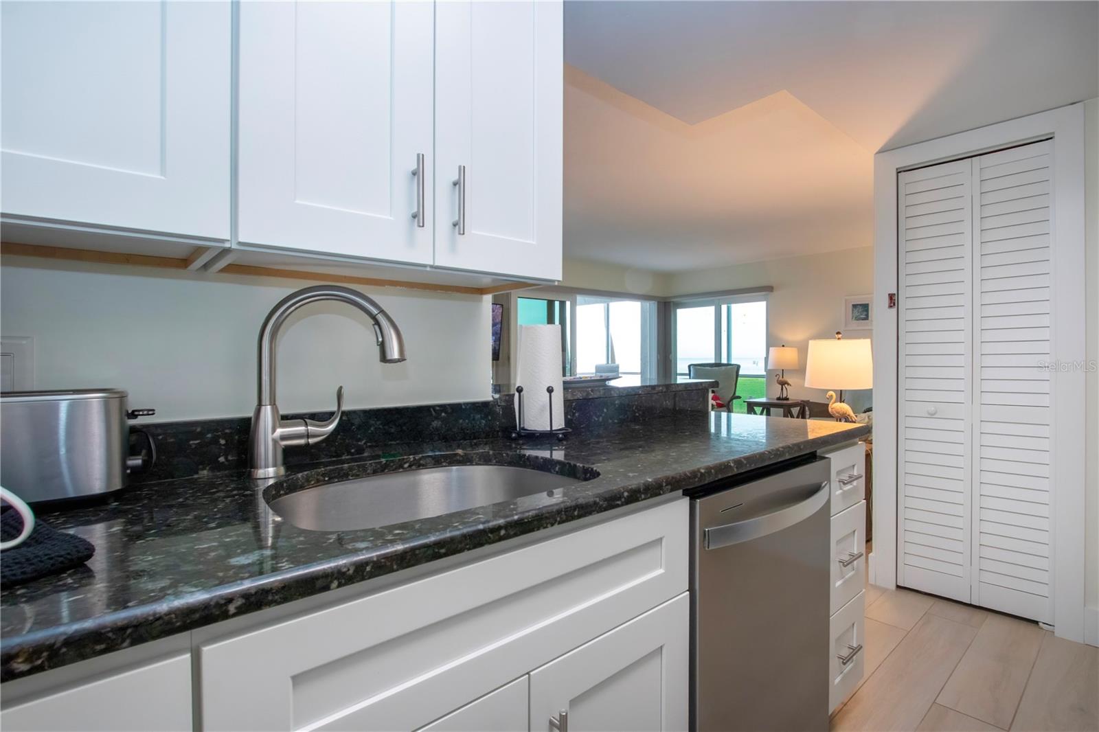 Image 30 of 54 For 6310 Midnight Pass Road 102n