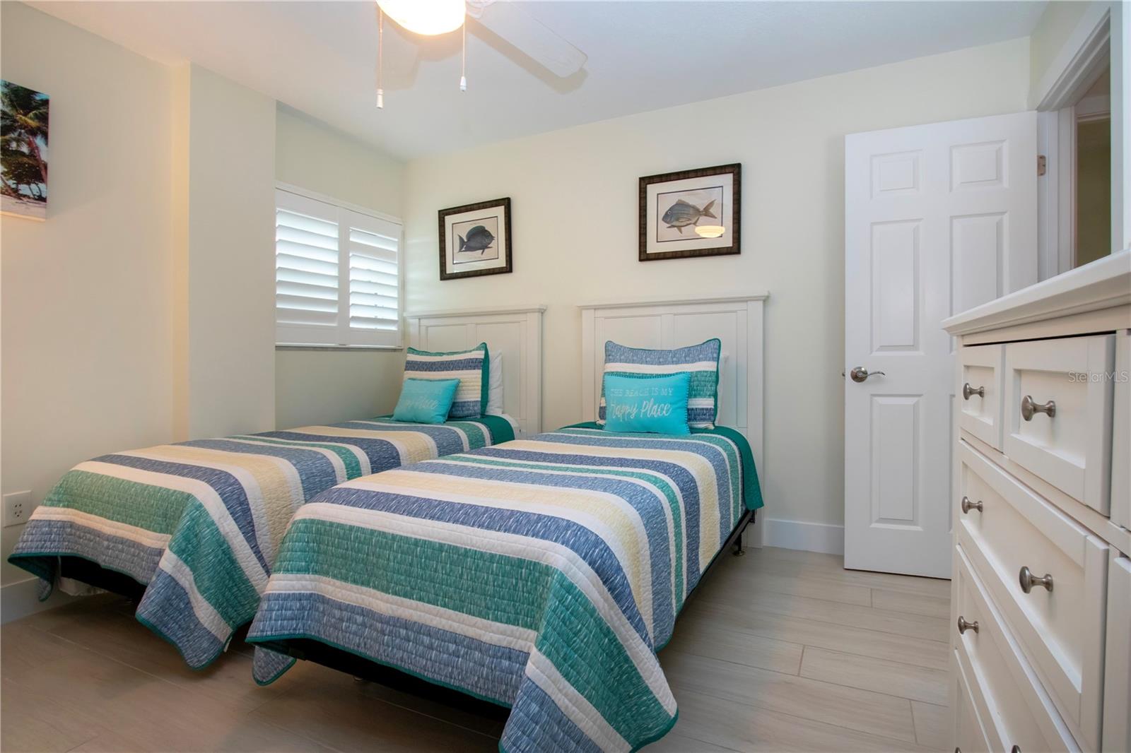 Image 36 of 54 For 6310 Midnight Pass Road 102n