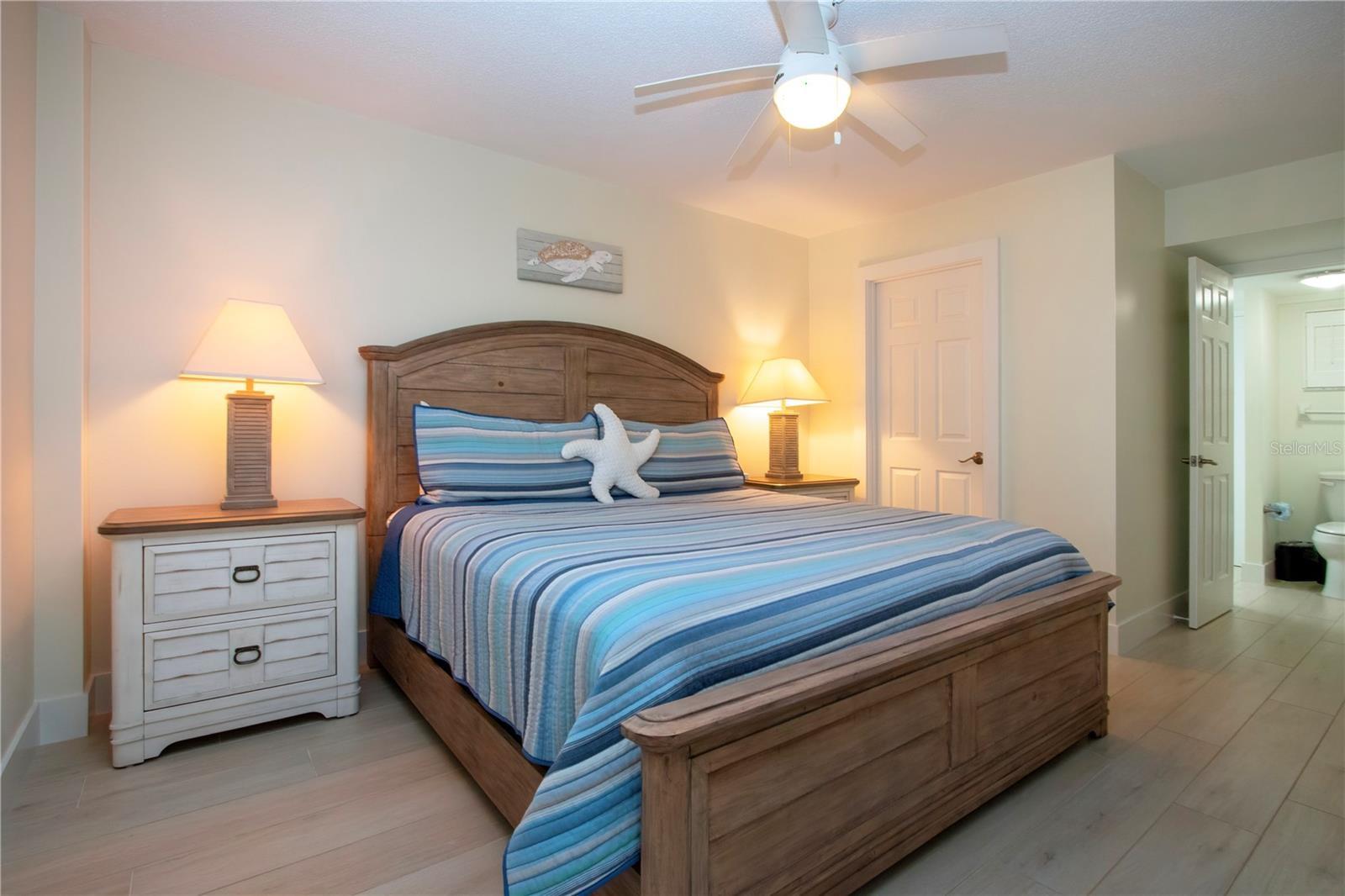 Image 40 of 54 For 6310 Midnight Pass Road 102n