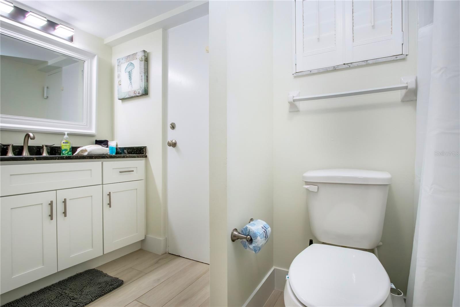 Image 42 of 54 For 6310 Midnight Pass Road 102n