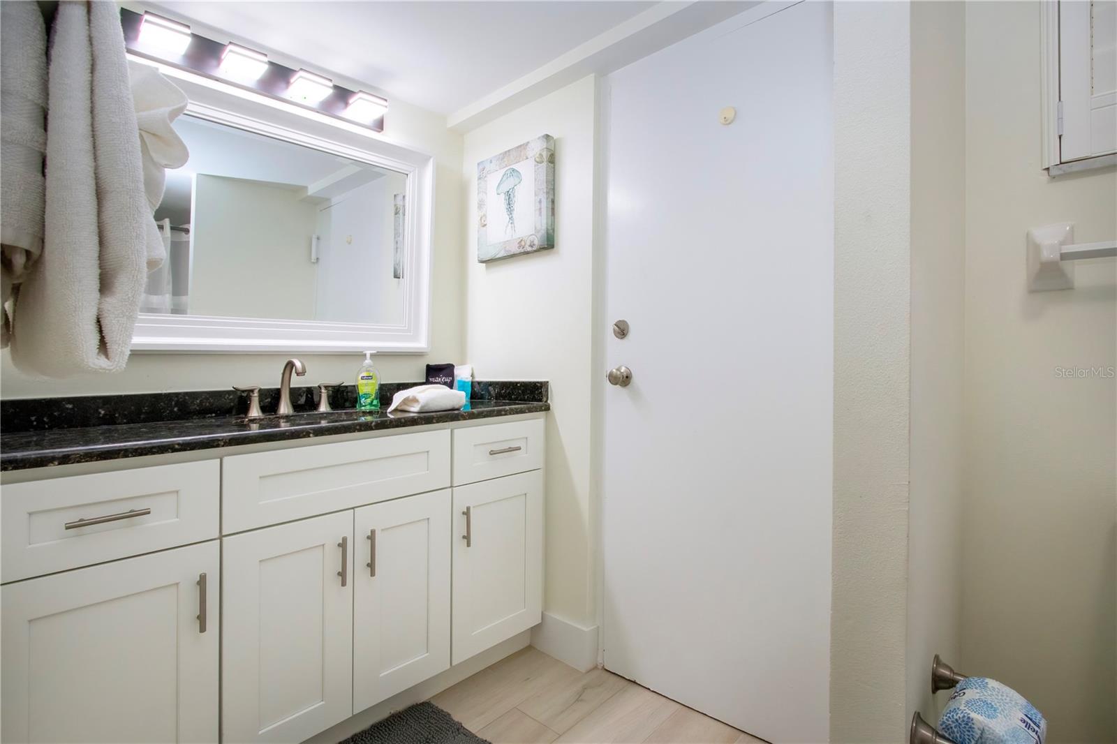 Image 43 of 54 For 6310 Midnight Pass Road 102n