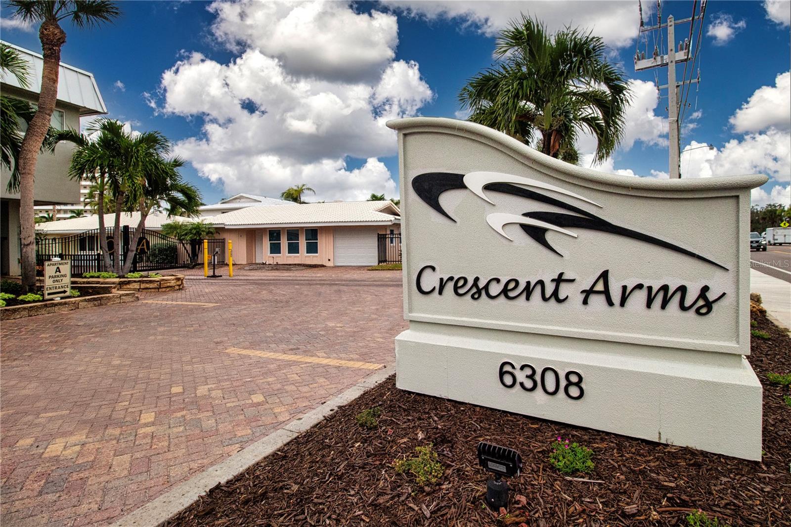 Image 48 of 54 For 6310 Midnight Pass Road 102n