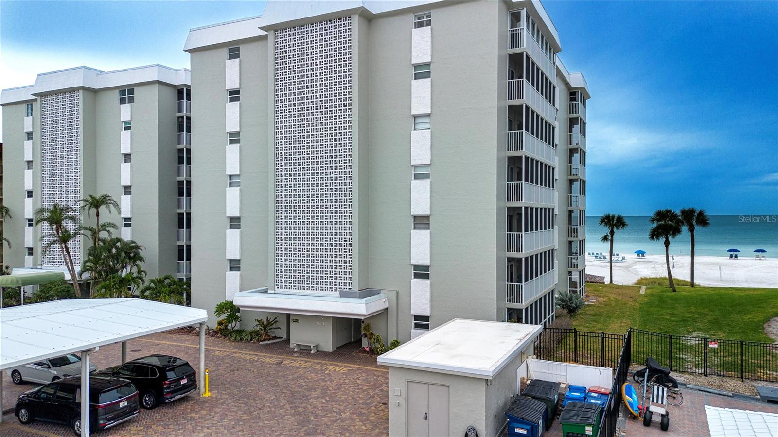 Image 49 of 54 For 6310 Midnight Pass Road 102n