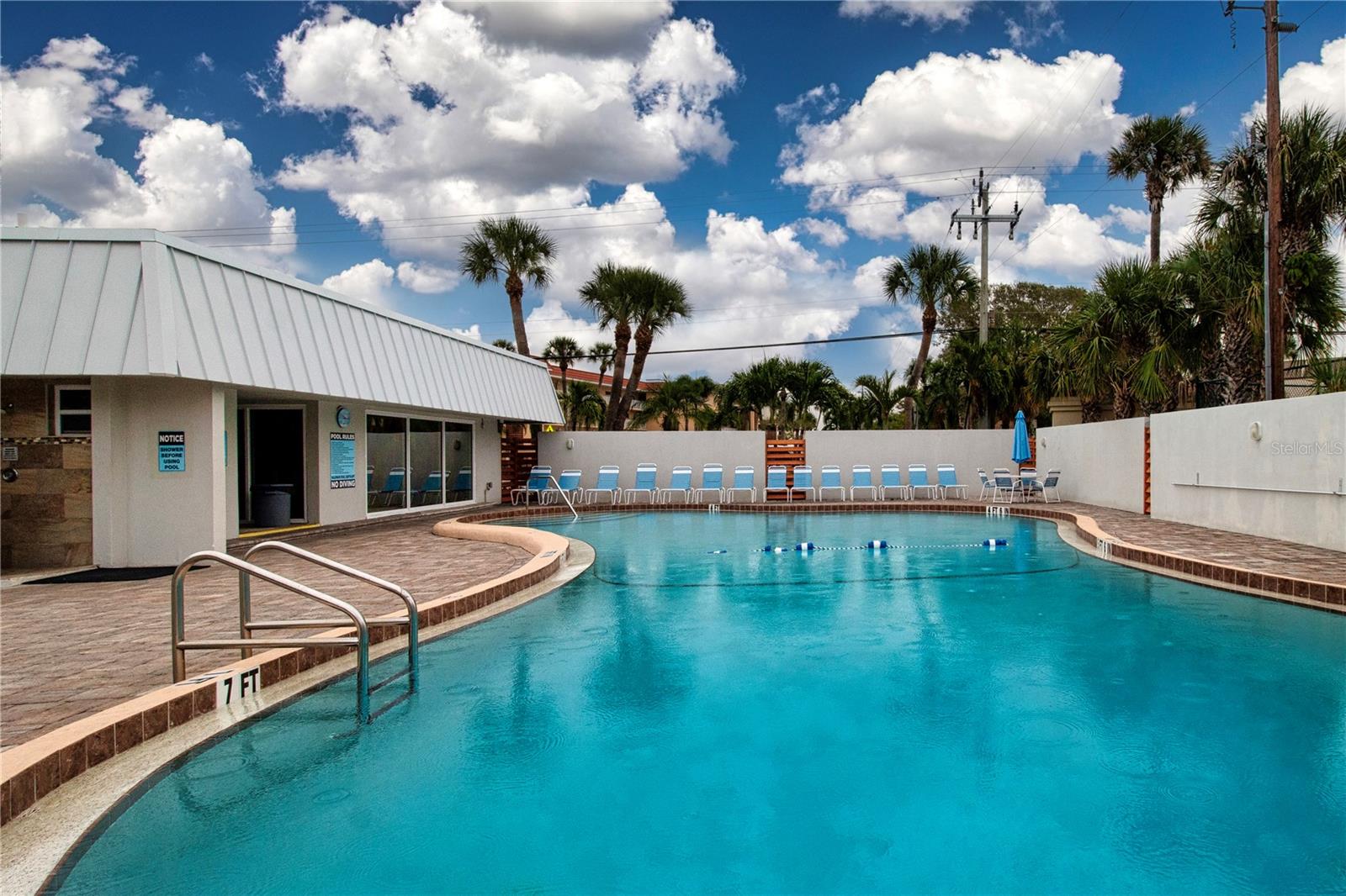 Image 53 of 54 For 6310 Midnight Pass Road 102n