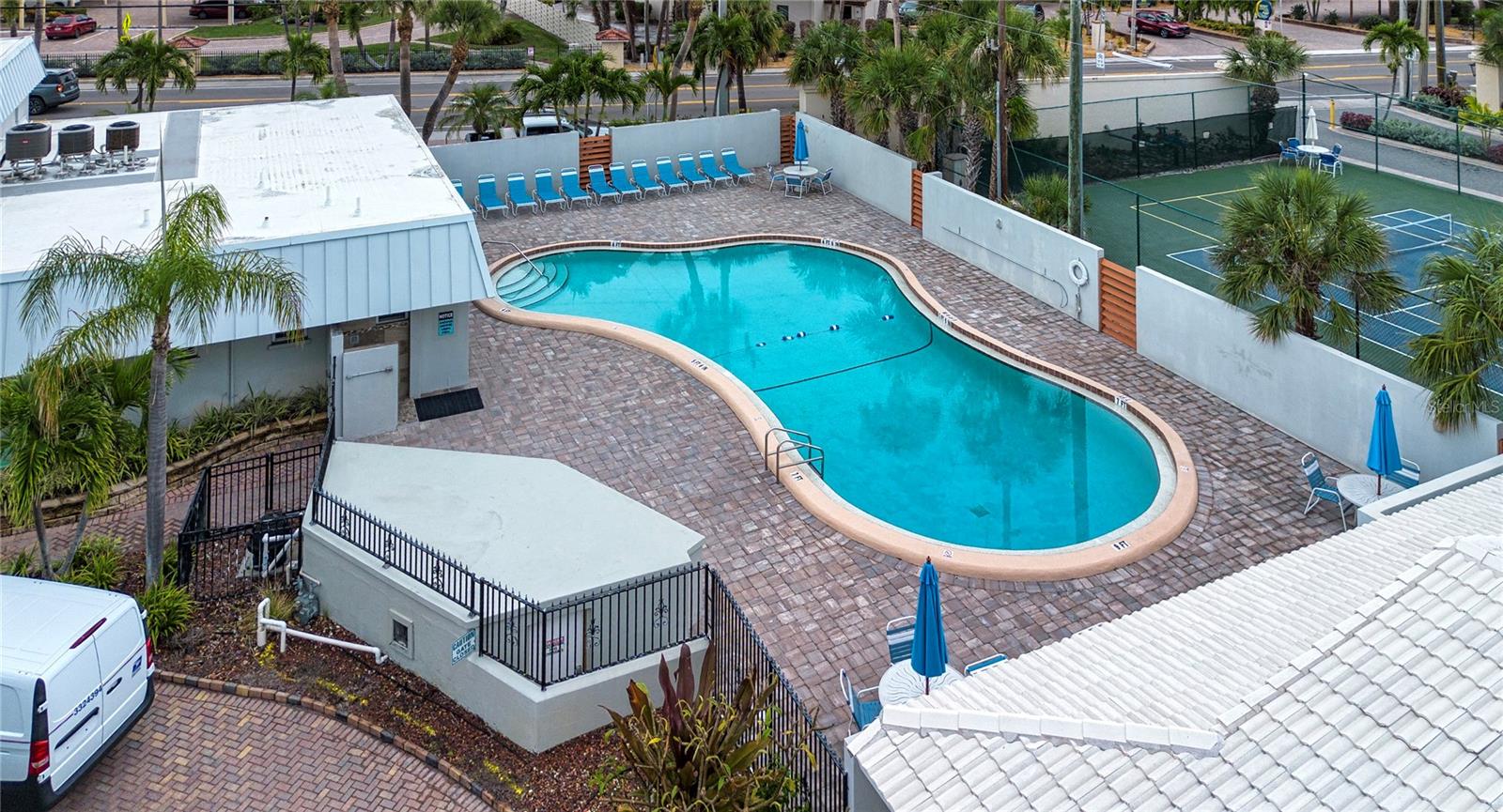 Image 54 of 54 For 6310 Midnight Pass Road 102n