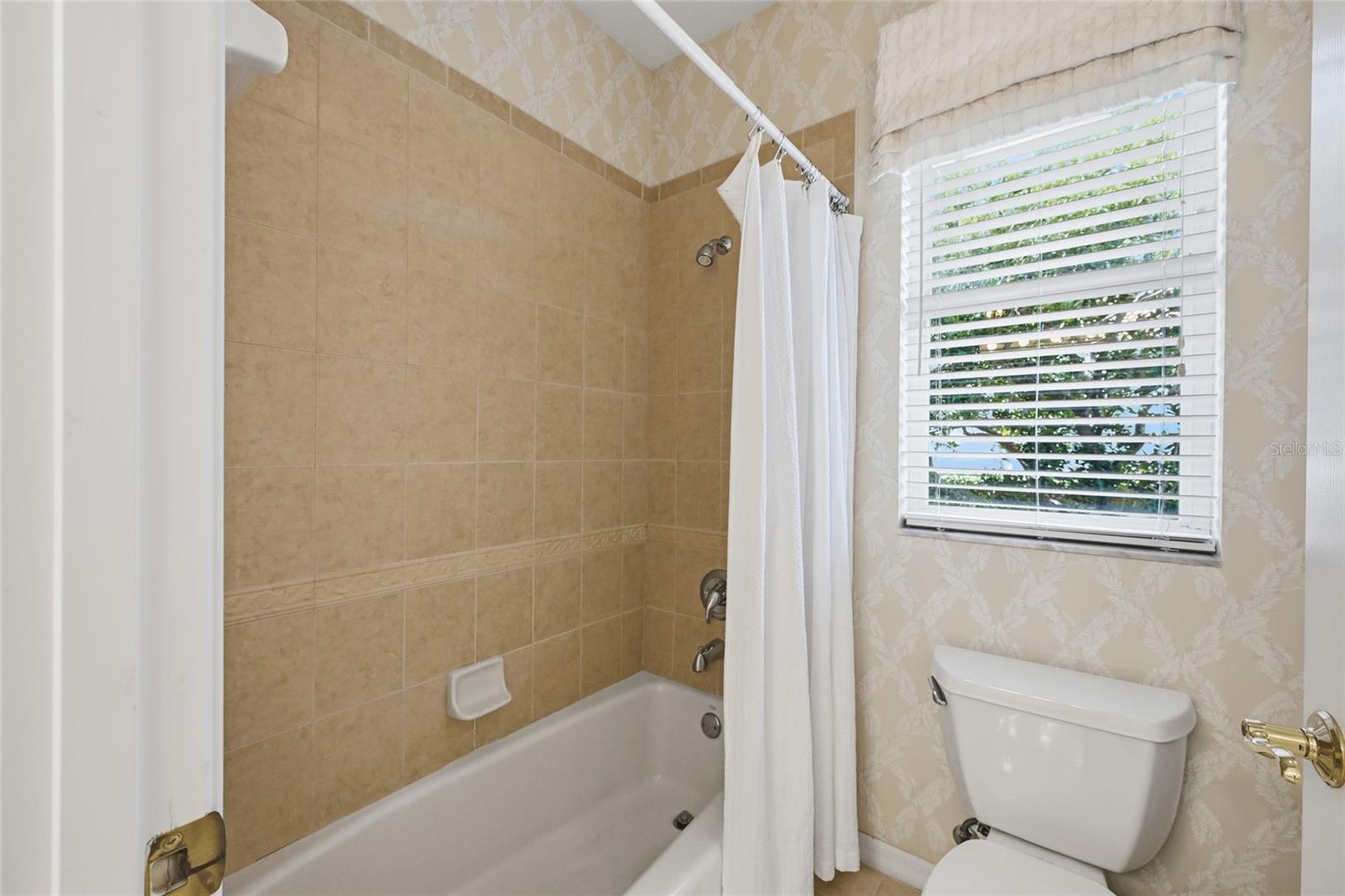 Image 43 of 63 For 7131 Beechmont Terrace