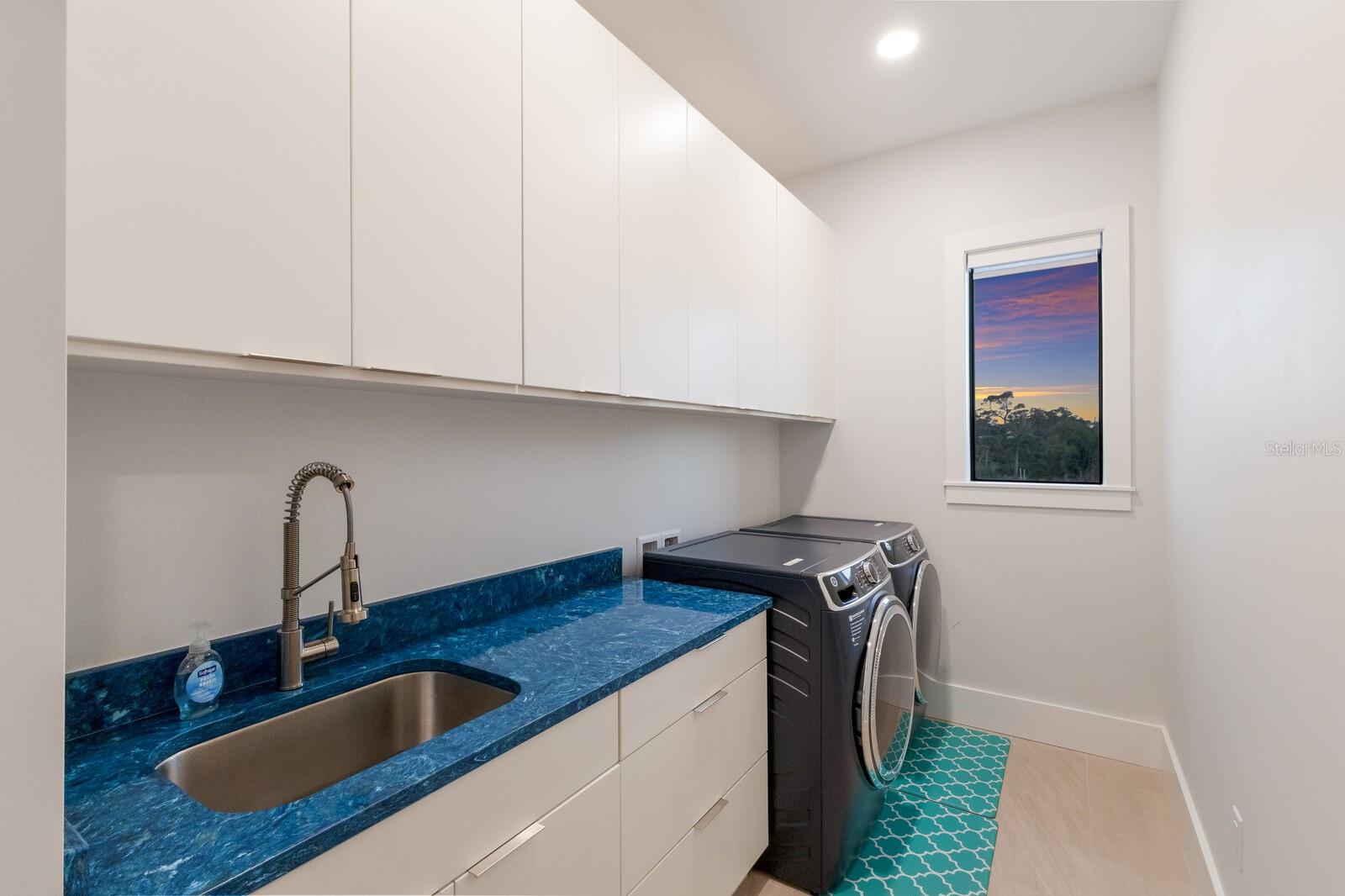 Image 36 of 69 For 569 Rountree Drive