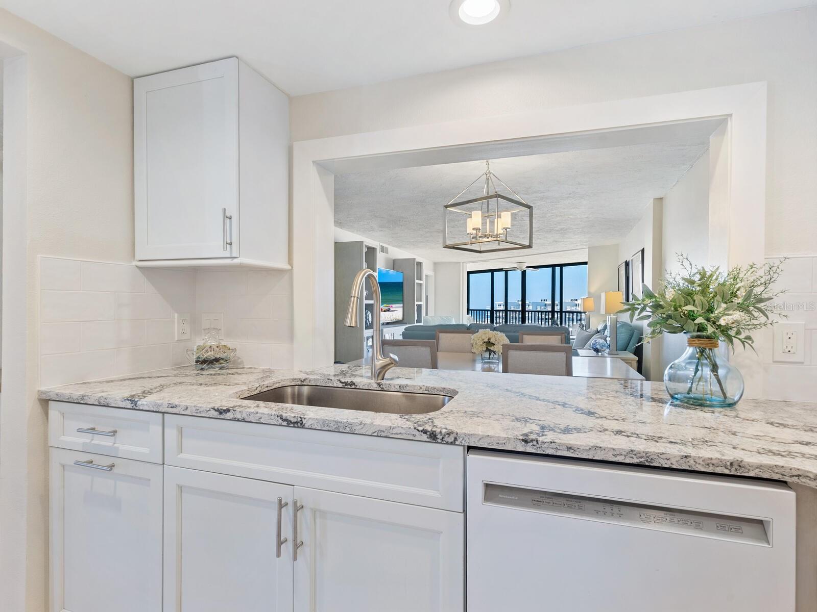 Image 16 of 43 For 5880 Midnight Pass Road 906