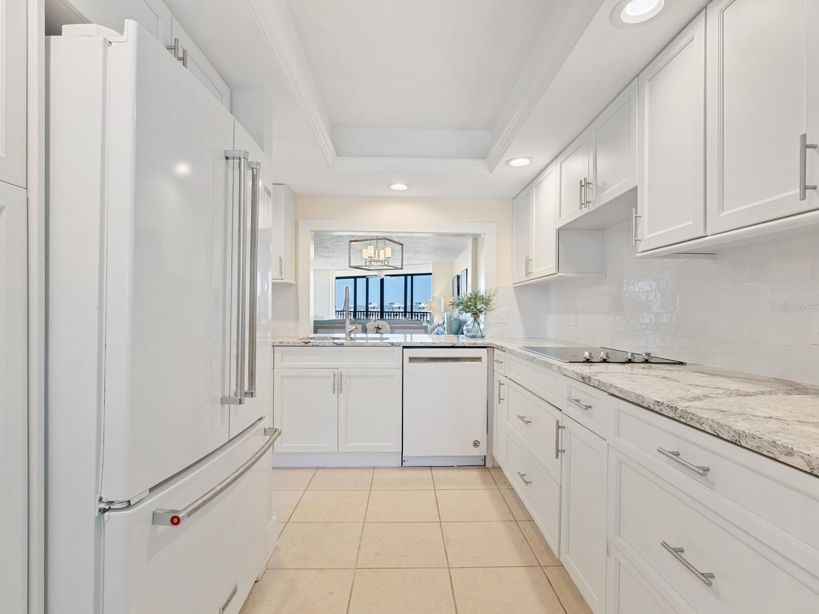 Image 19 of 43 For 5880 Midnight Pass Road 906