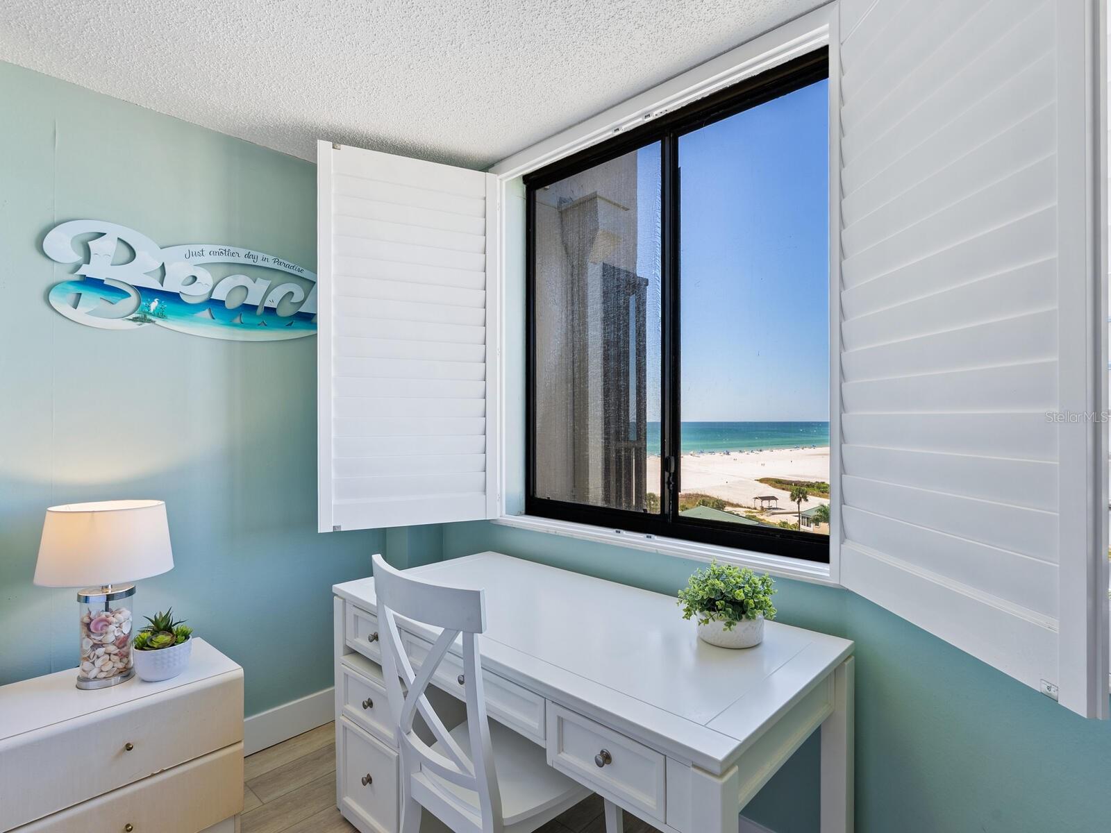 Image 21 of 43 For 5880 Midnight Pass Road 906