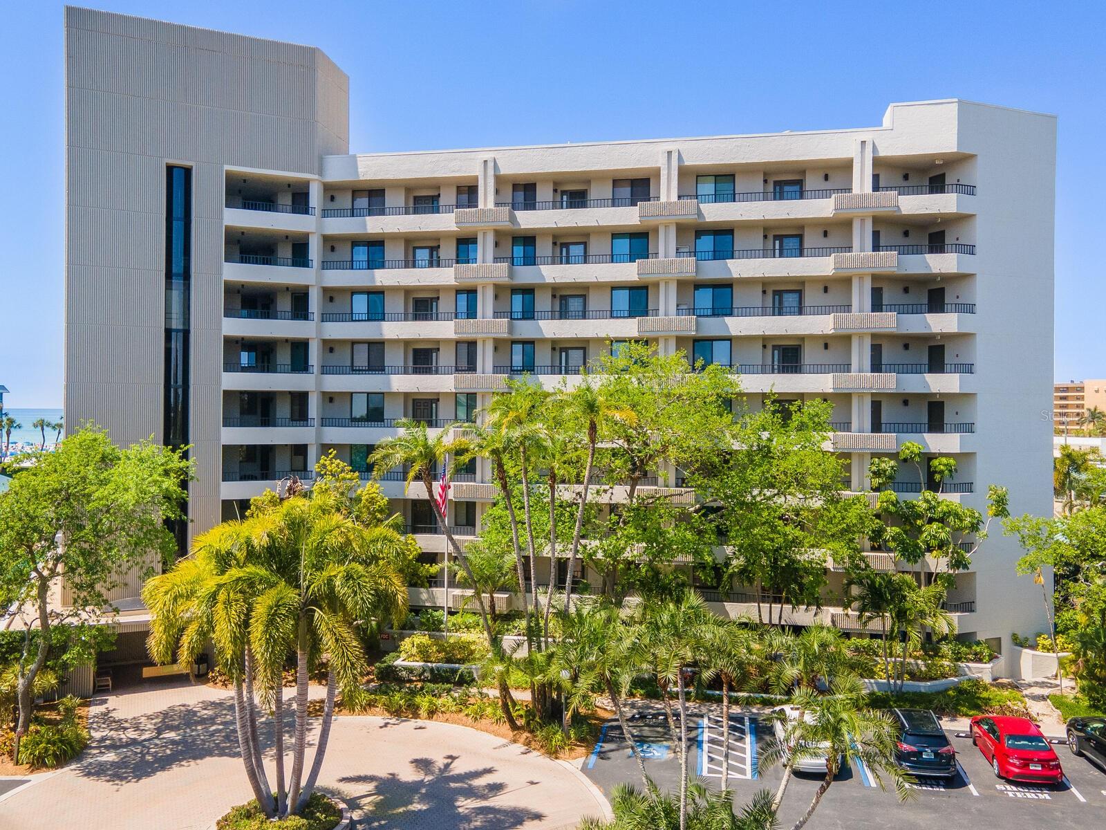 Image 4 of 43 For 5880 Midnight Pass Road 906