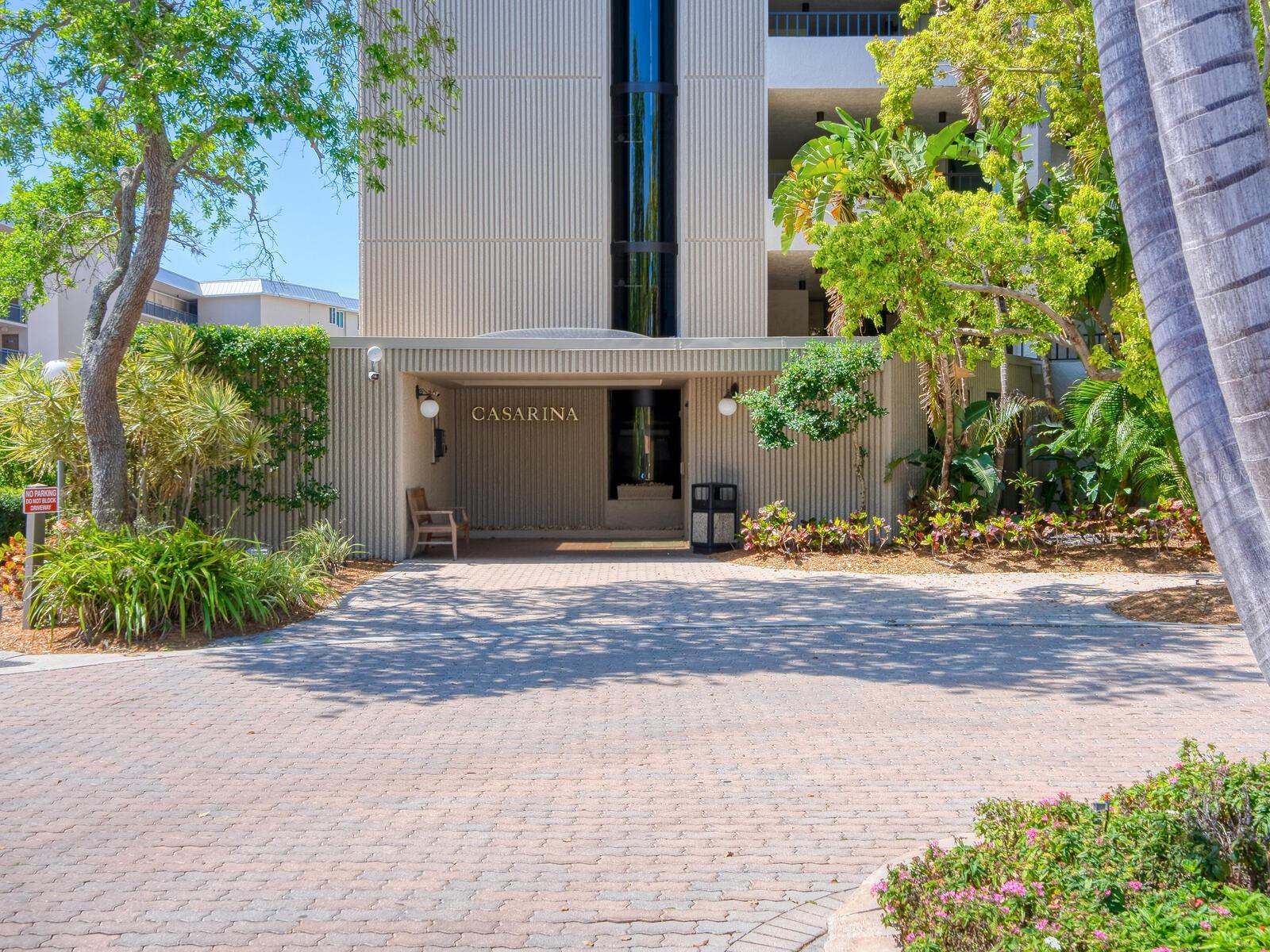 Image 5 of 43 For 5880 Midnight Pass Road 906